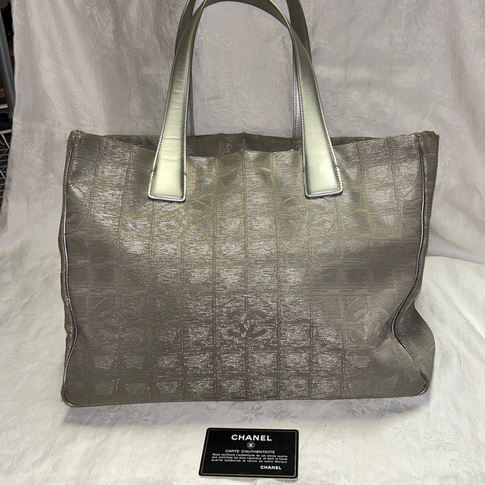 CHANEL METALLIC SHOULDER BAG